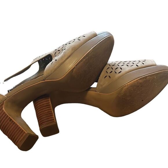 Clarks Artisan Suede Cut Out Chunky Platform Heels size 9.5 - Picture 7 of 7